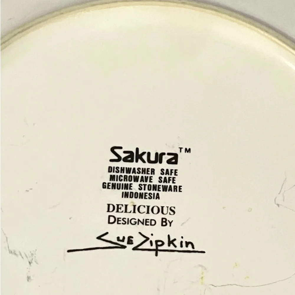 4 Sakura Fruit Design Ceramic Sslad Plates 7 1/2 Circumference